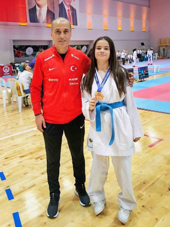 Bilecikli Sporcu Culfa Anadolu Karate Ligi Nde Ucuncu Oldu 2341 (1)