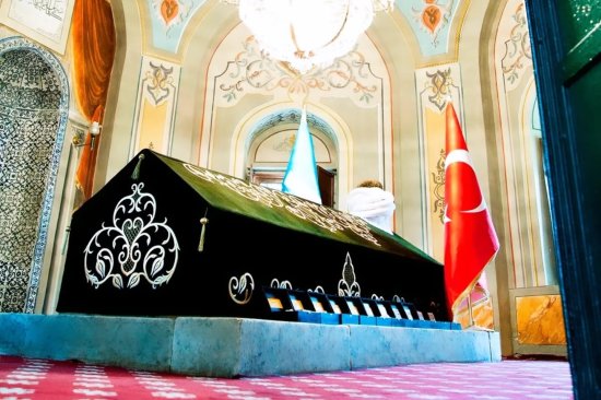 Ertuğrul Gazi Türbesine Titiz Bakım 1277