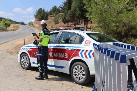 Jandarma Söğüt Şenliklinde Kuş Uçurtmadı 1859