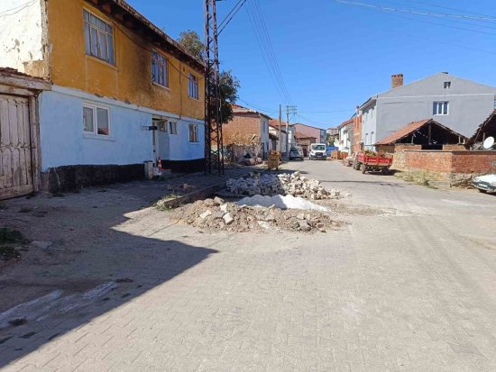 Pazaryeri’nde Kaldırım Onarım Çalışmaları Hız Kazandı 2126