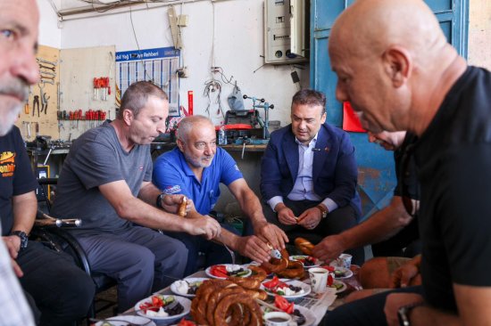 Sanayi̇ci̇leri̇n Sürpri̇z Konuğu Vali̇ Sözer 1353