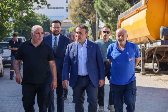 Sanayi̇ci̇leri̇n Sürpri̇z Konuğu Vali̇ Sözer 1358