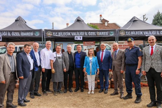 Vali Sozer Comlek Festivalinde 2544 (1)