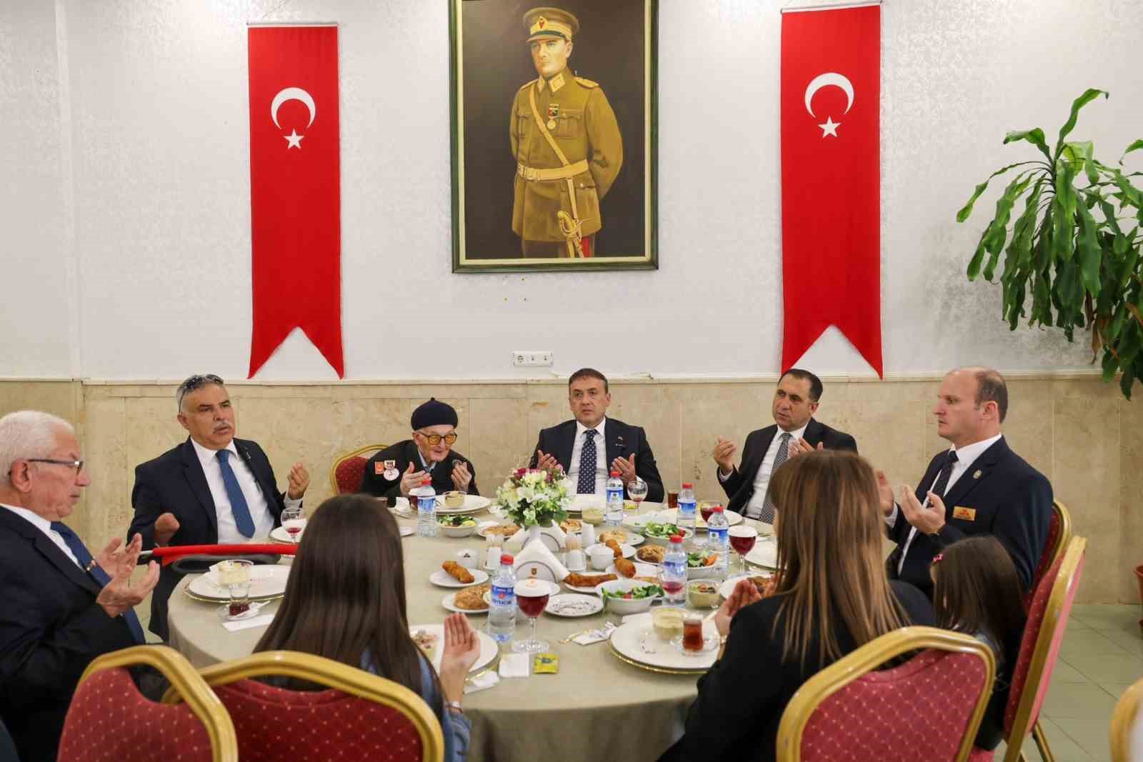 Vali Sözer, Gaziler Günü Kapsamında Şehit Aileleri Ile Bir Araya Geldi 2074 (1)