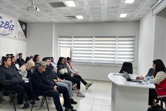 B I L E C I K T E K A D I N A S I D D E T L E M U C A D E L E S E M I N E R L E R I 4656