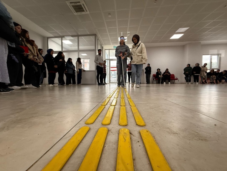 Bir Goz Bandi Bir Empati 4472 (1)