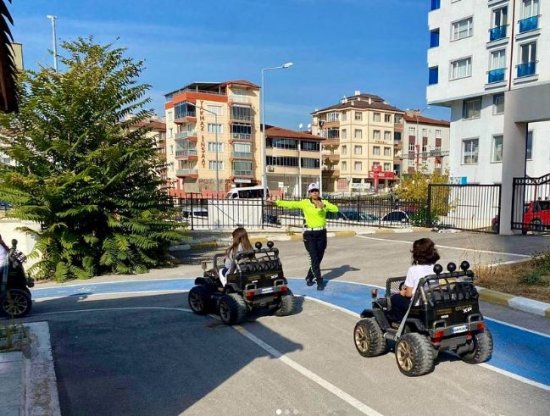 Eğitimle Başlayan Güvenli Yolculuk Miniklere Trafik Bilinci Aşılandı 2778