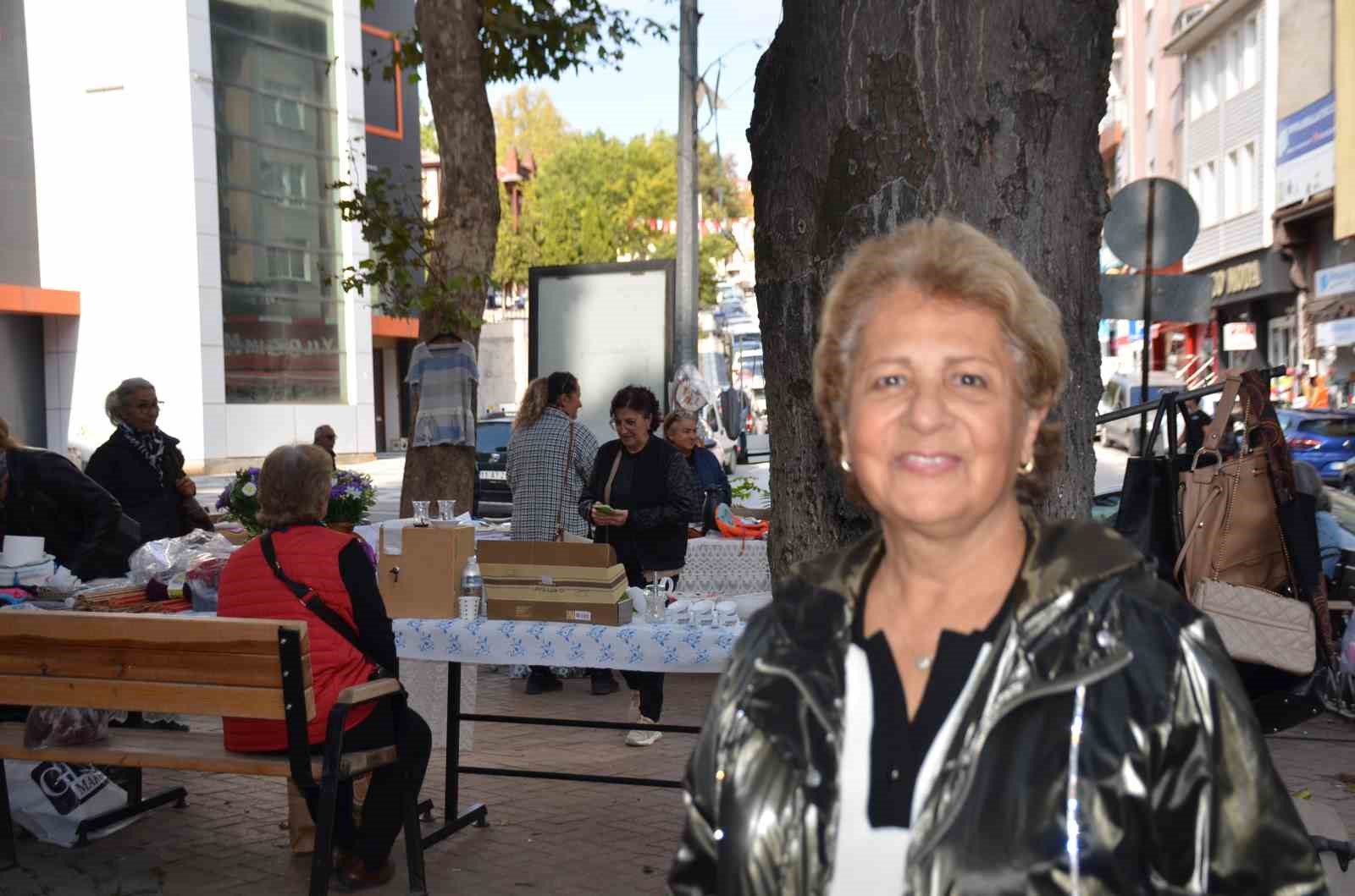 Evde Ördüler Pazarda Umut Dağıtıyorlar 4708