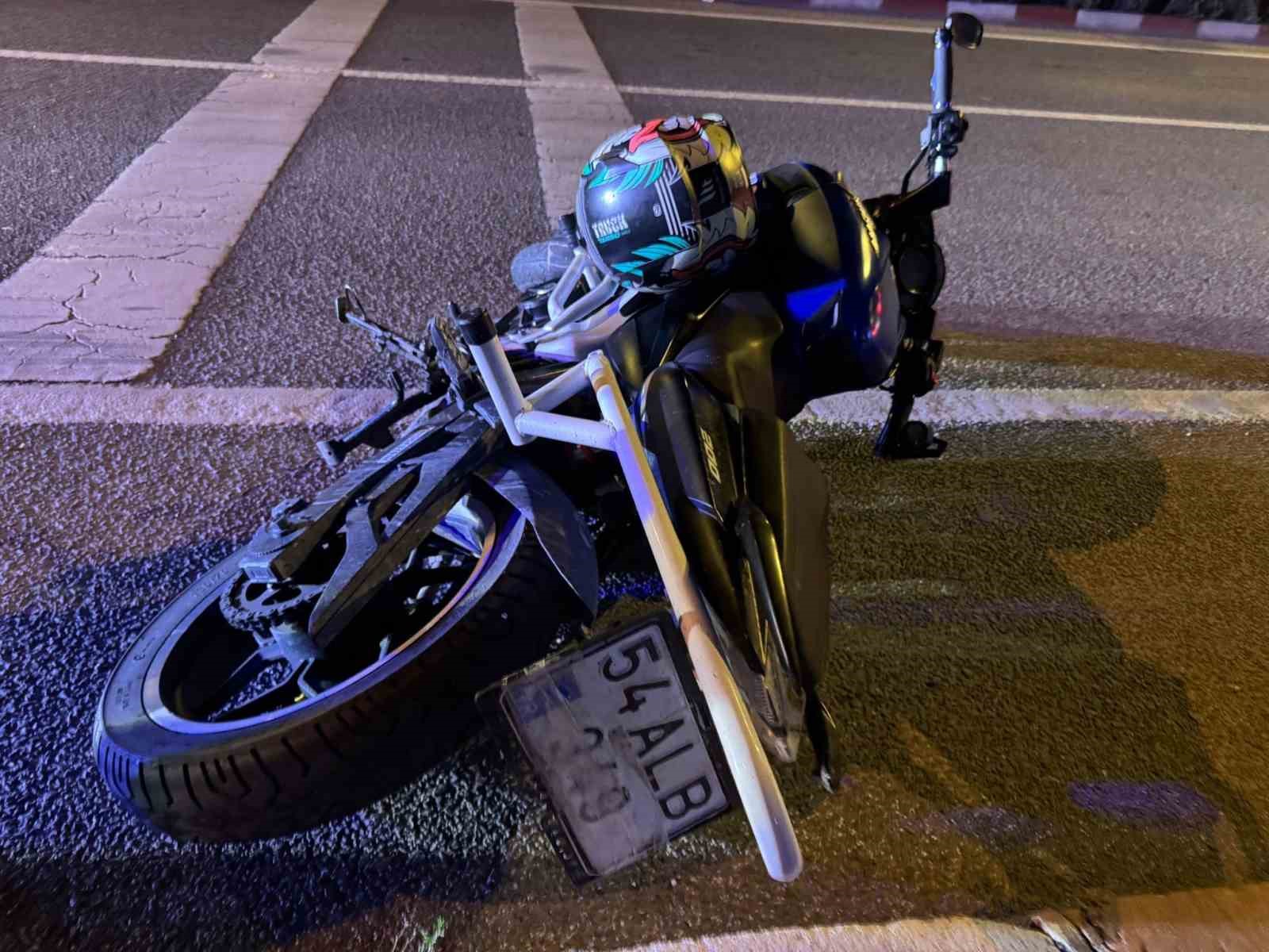 Karşıdan Karşıya Geçmeye Çalışan Yayaya Motosiklet Çarptı 2 Yaralı 4005