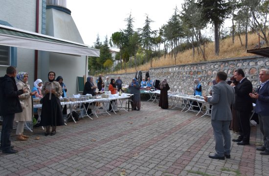Mihalgazi Camiinde Hayır Çarşısı 2876