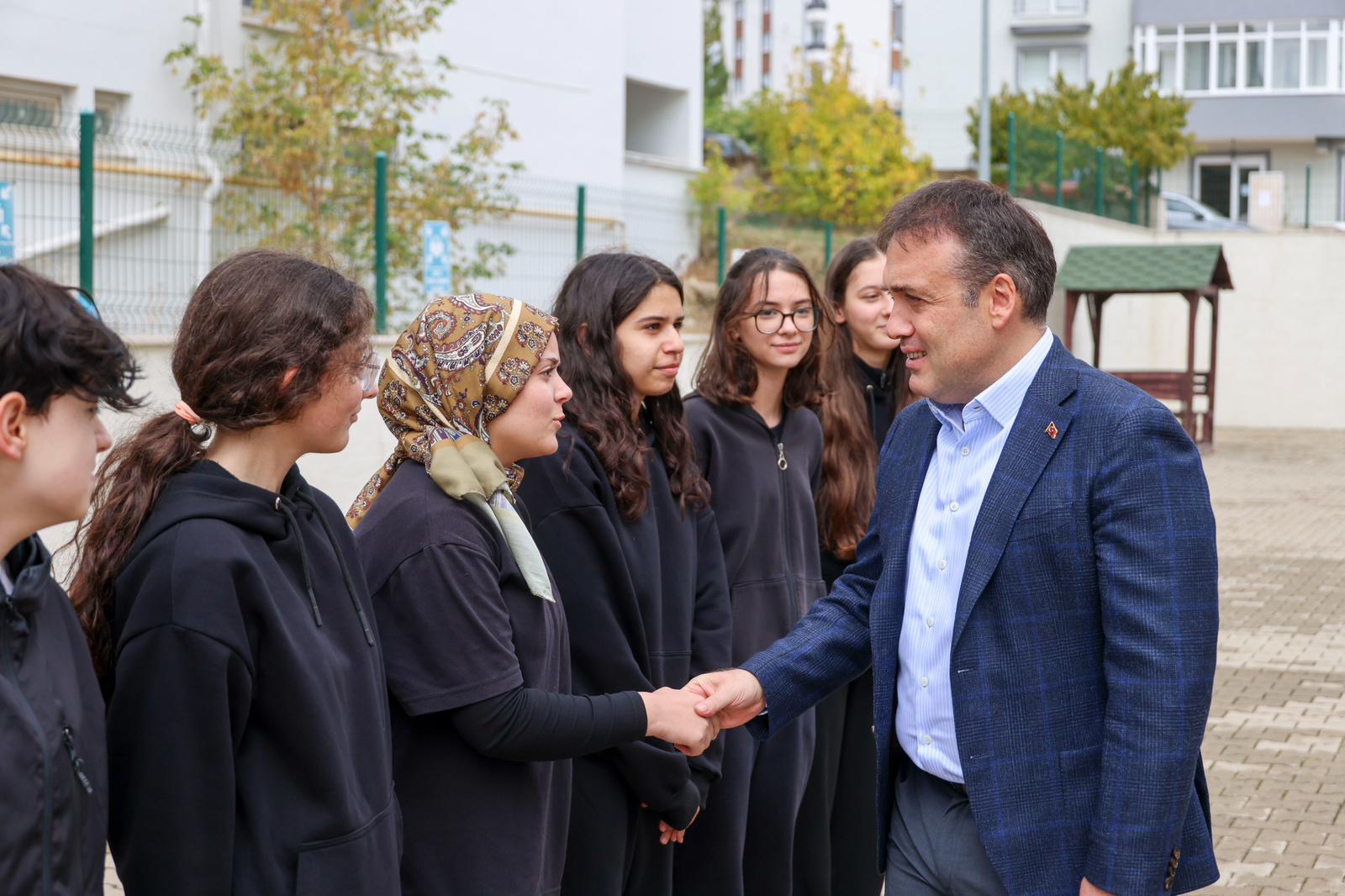 Minik Ellerle Büyük Adımlar 3165