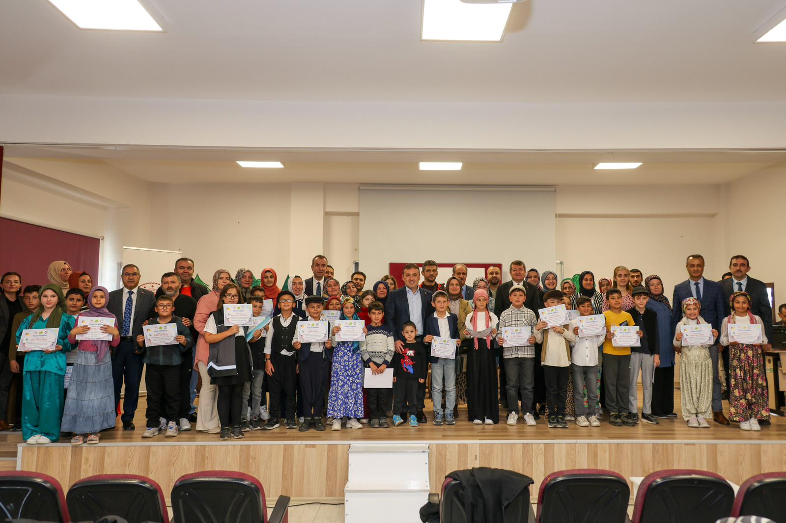 Minik Ellerle Büyük Adımlar 3166 (1)