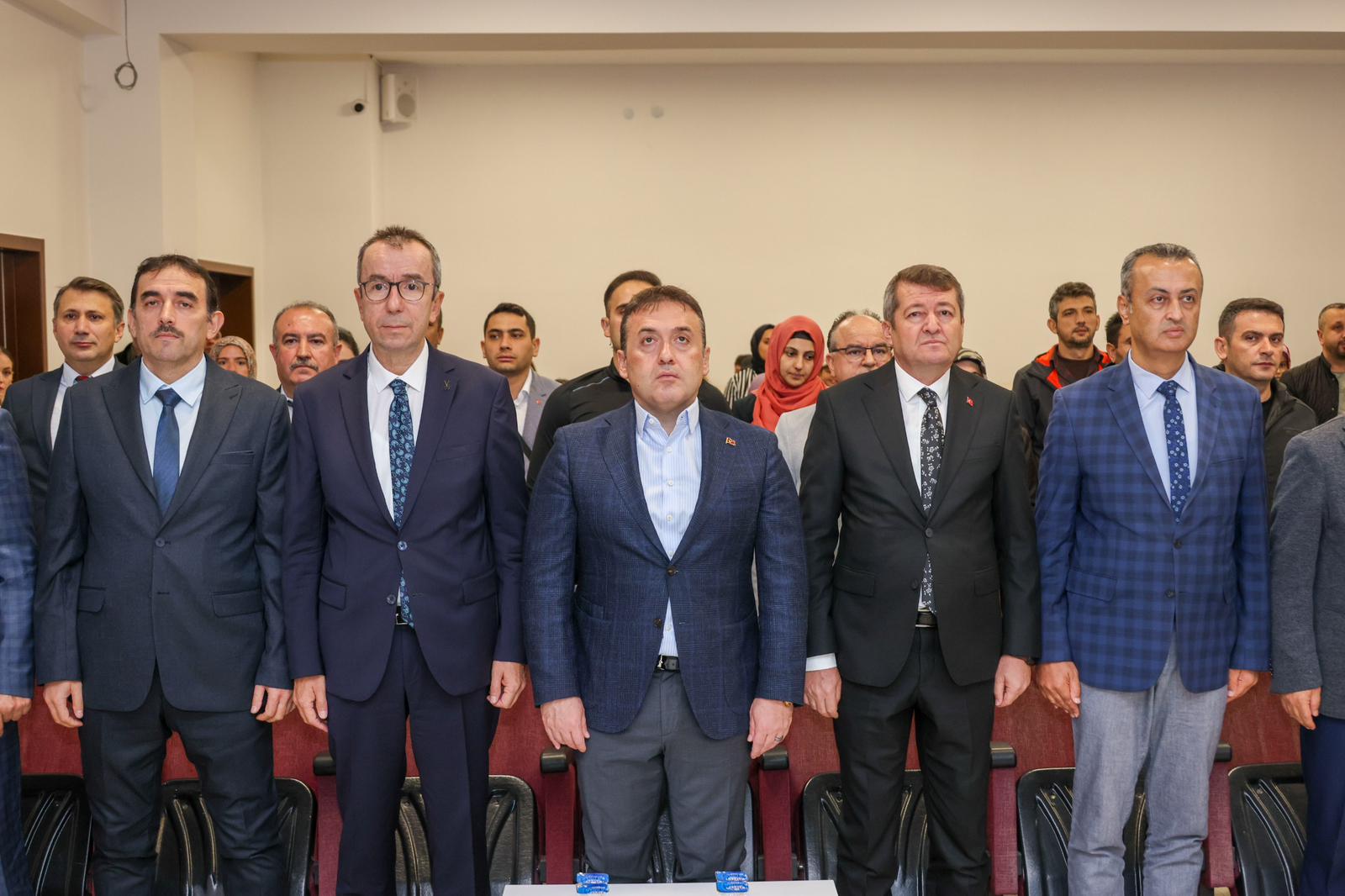 Minik Ellerle Büyük Adımlar 3170