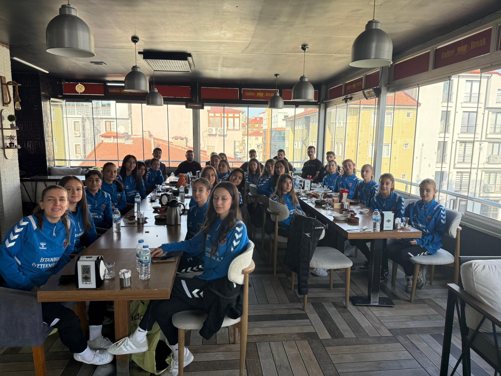 (1. Sayfa) Bilecik’in Gururu Kız Futbol Takımı İçin El Ele 5282