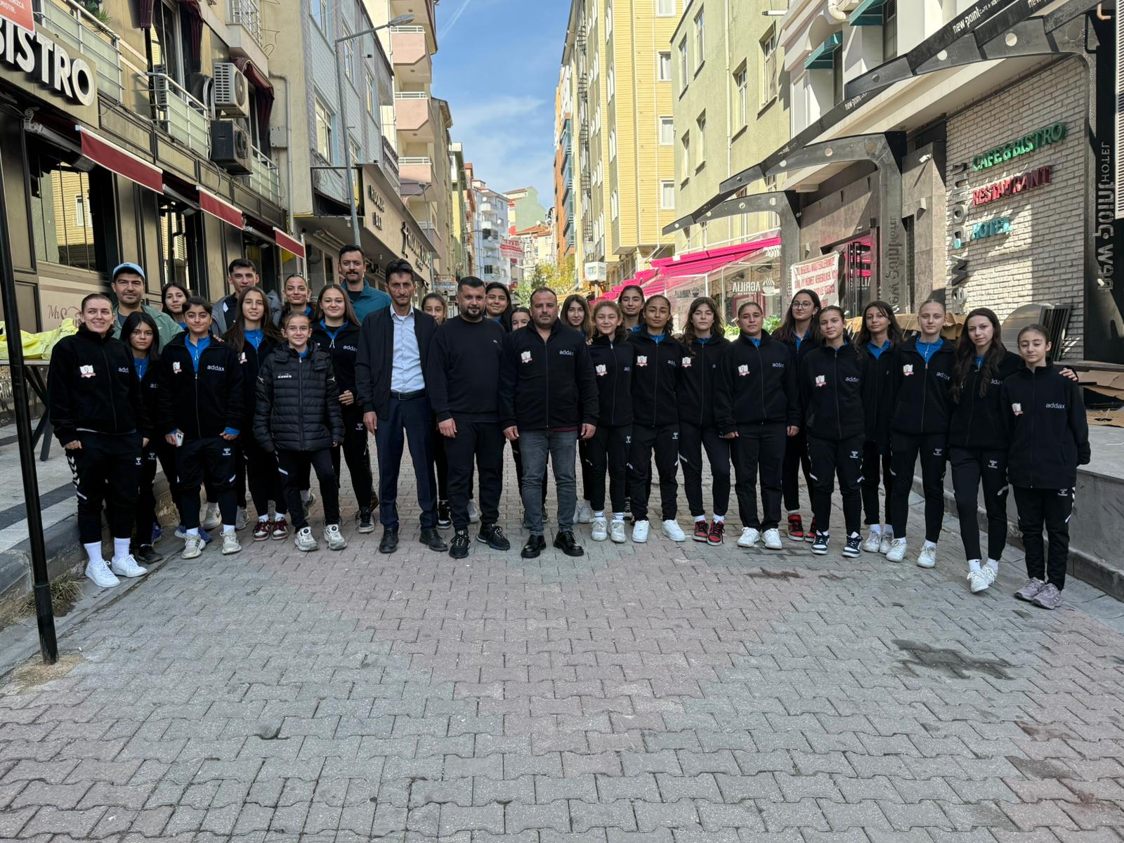 (1. Sayfa) Bilecik’in Gururu Kız Futbol Takımı İçin El Ele 5283