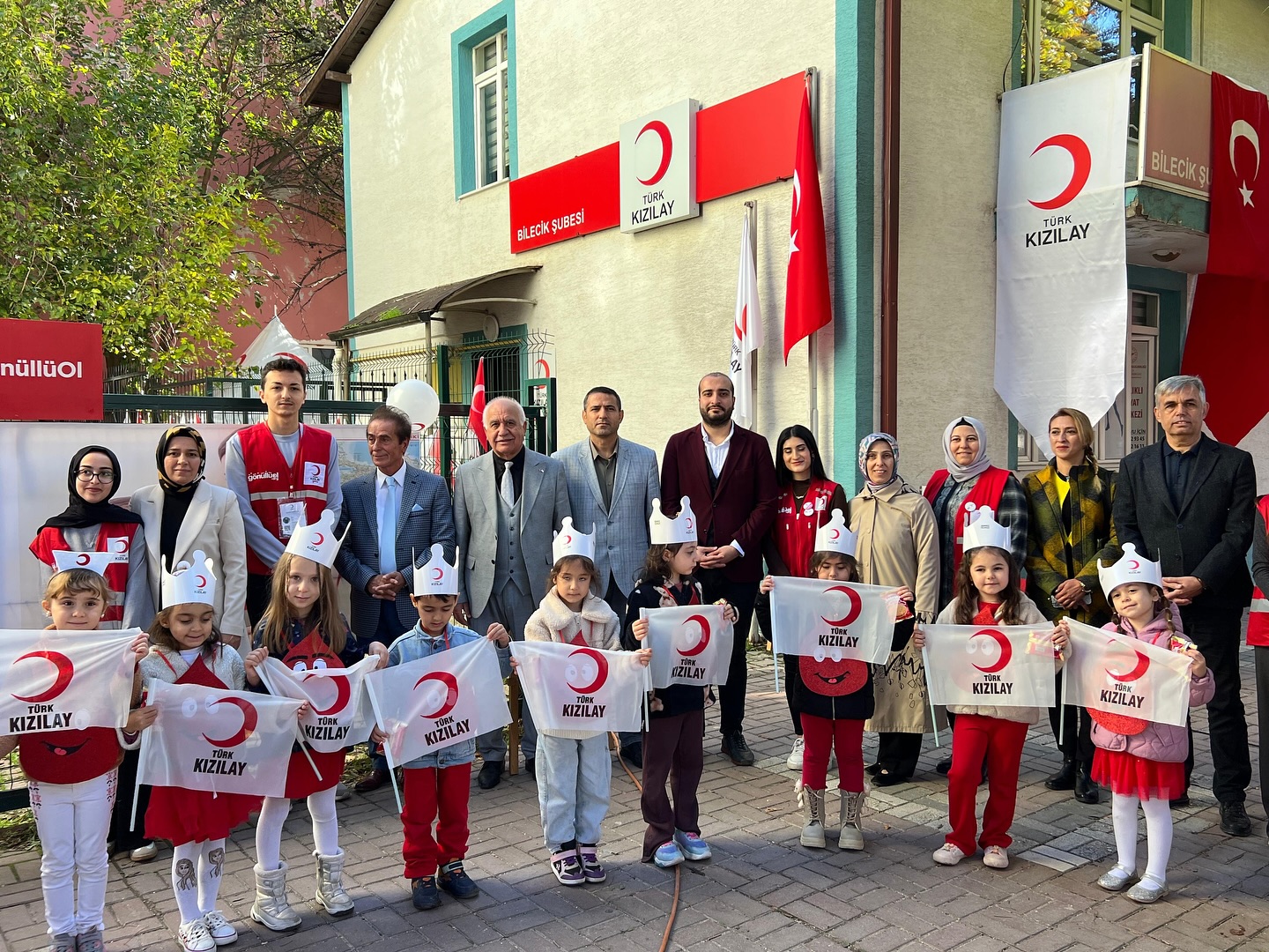 Ak Partiden Kızılay’a Anlamlı Ziyaret 4755