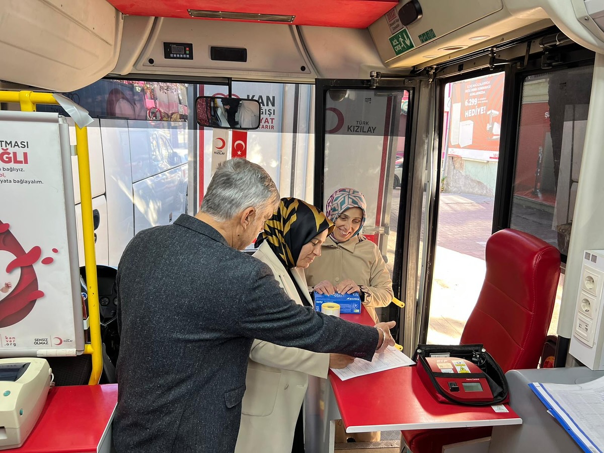 Ak Partiden Kızılay’a Anlamlı Ziyaret 4756