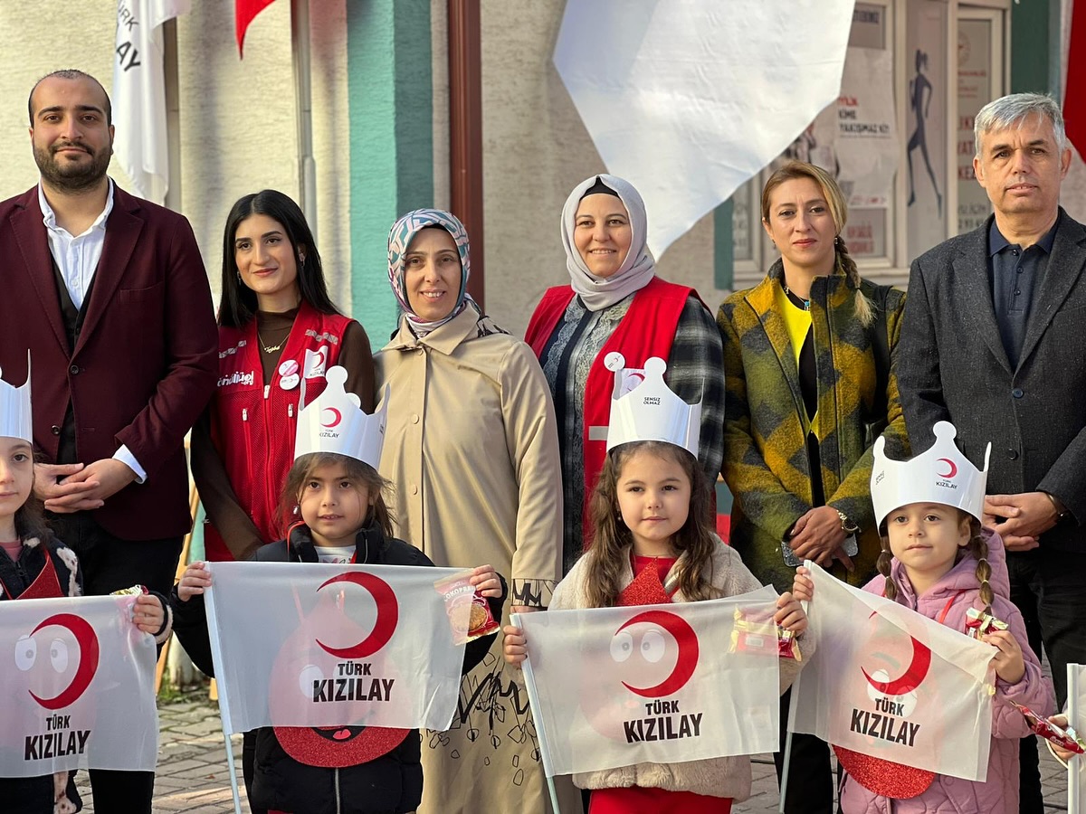 Ak Partiden Kızılay’a Anlamlı Ziyaret 4758