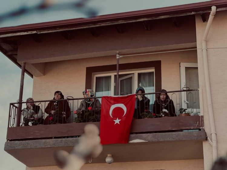 B I L E C I K 039 I N G O G S U N E B I R Y I G I T D A H A M U H U R L E N D I 5904