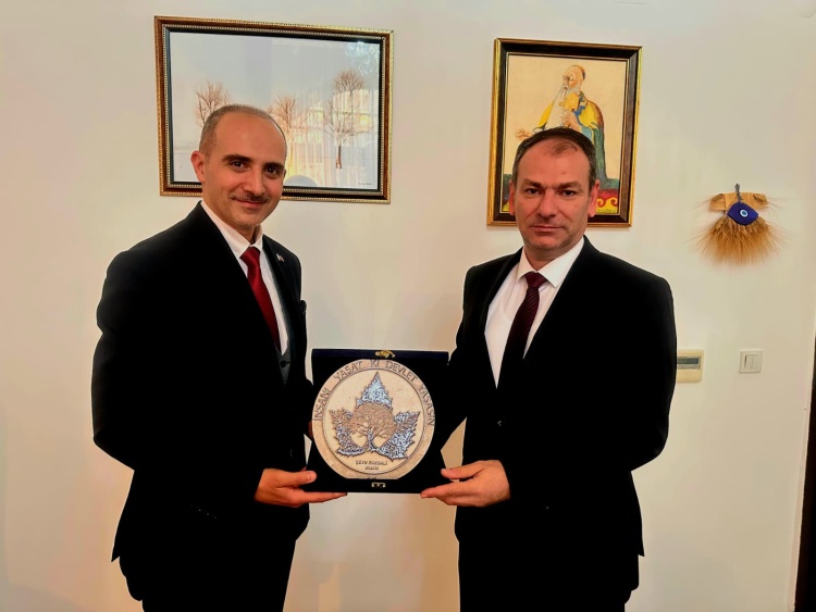 B I L E C I K 039 T E N A N K A R A 039 Y A U N E S C O H A M L E S I 6141