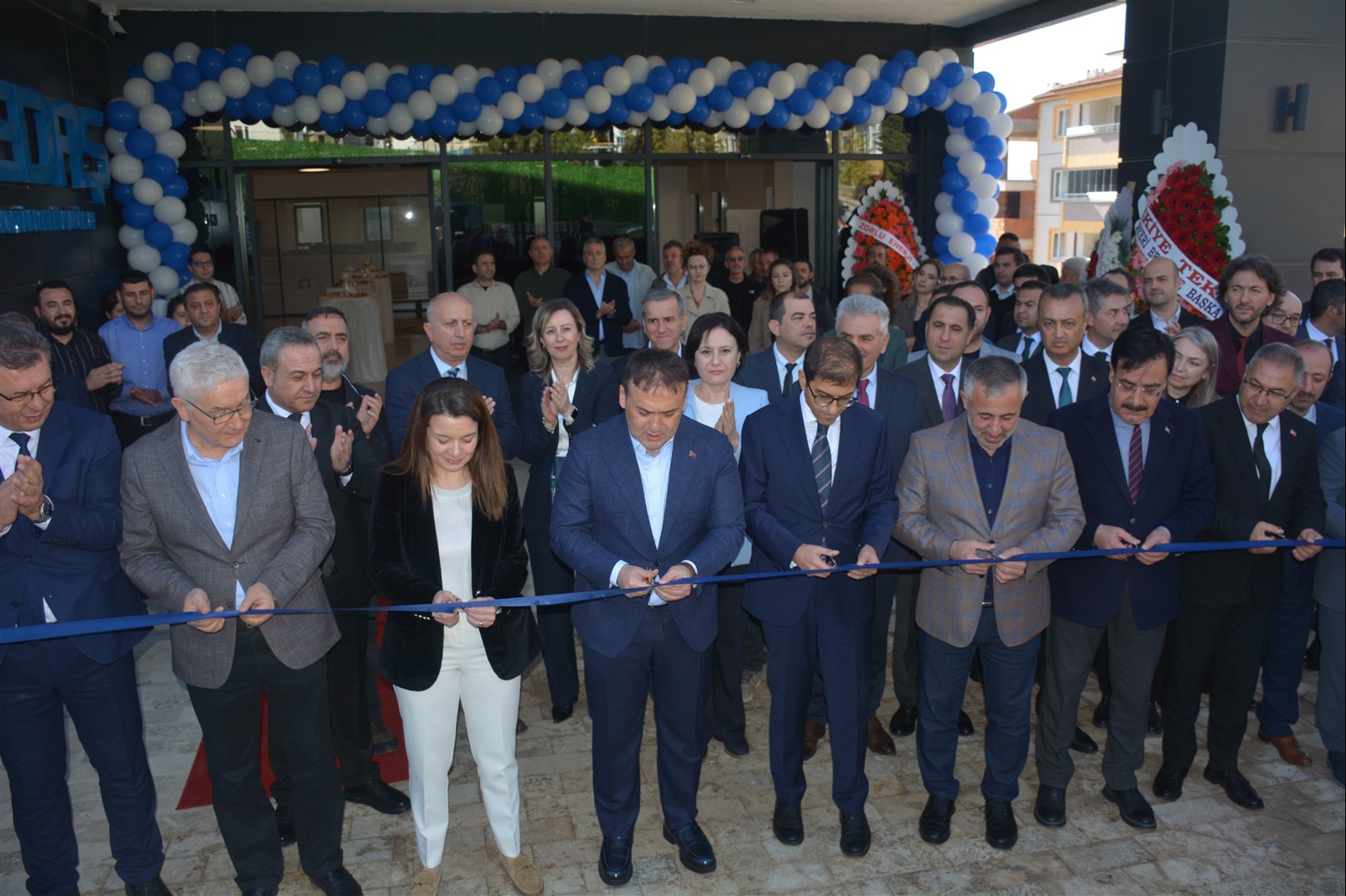 B I L E C I K E E N E R J I S I Y U K S E K Y E N I H I Z M E T B I N A S I 4916