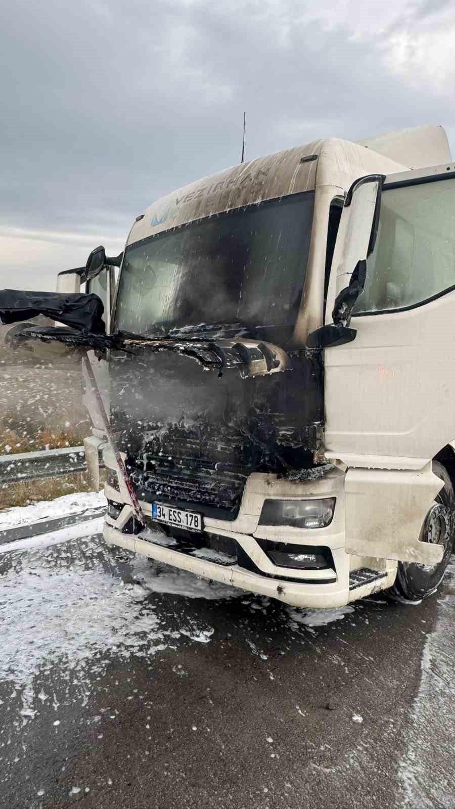 Bilecik’te Seyir Halindeki Beton Mikseri Bir Anda Alev Aldı 6500