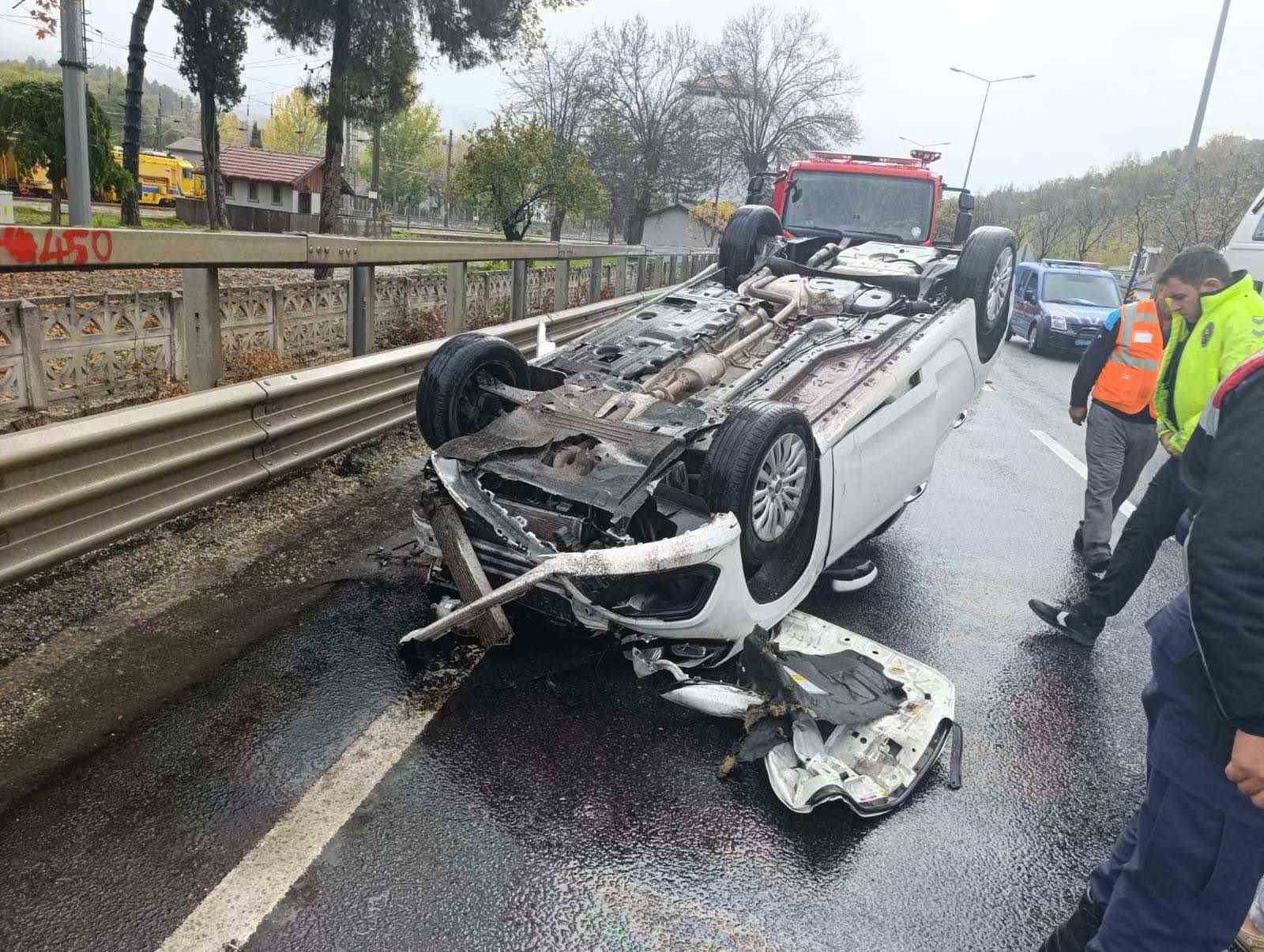 Bilecik’te Takla Atan Aracın Sürücüsü Hafif Yaralandı 5487 (1)