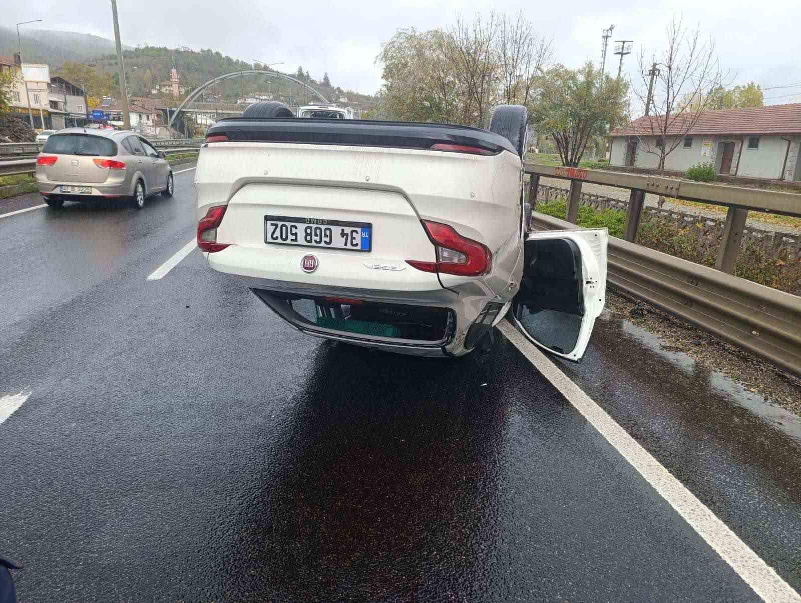 Bilecik’te Takla Atan Aracın Sürücüsü Hafif Yaralandı 5488