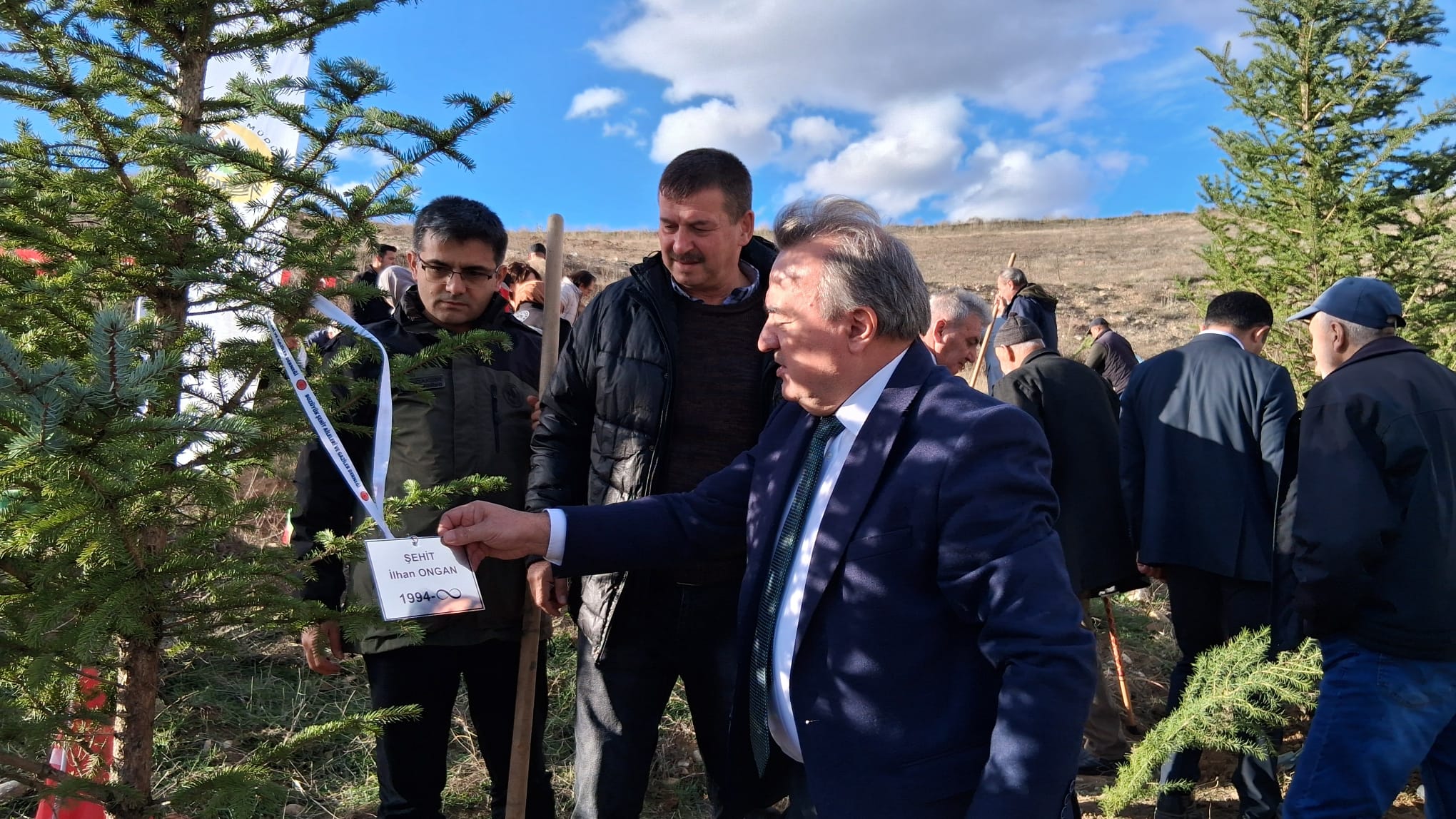 (Cumartesi̇) Şehitlerimizin Aziz Hatırası İçin Bozüyük’te Fidan Dikildi 6423