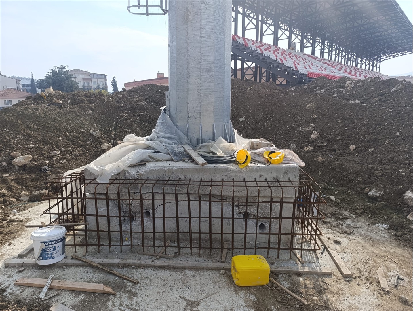 Edebali Stadında Tehlikeli Çatlak 5117