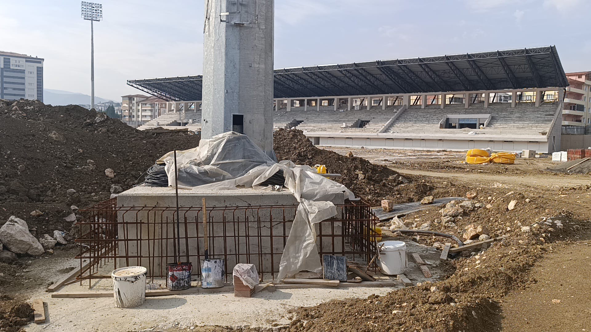 Edebali Stadında Tehlikeli Çatlak 5120