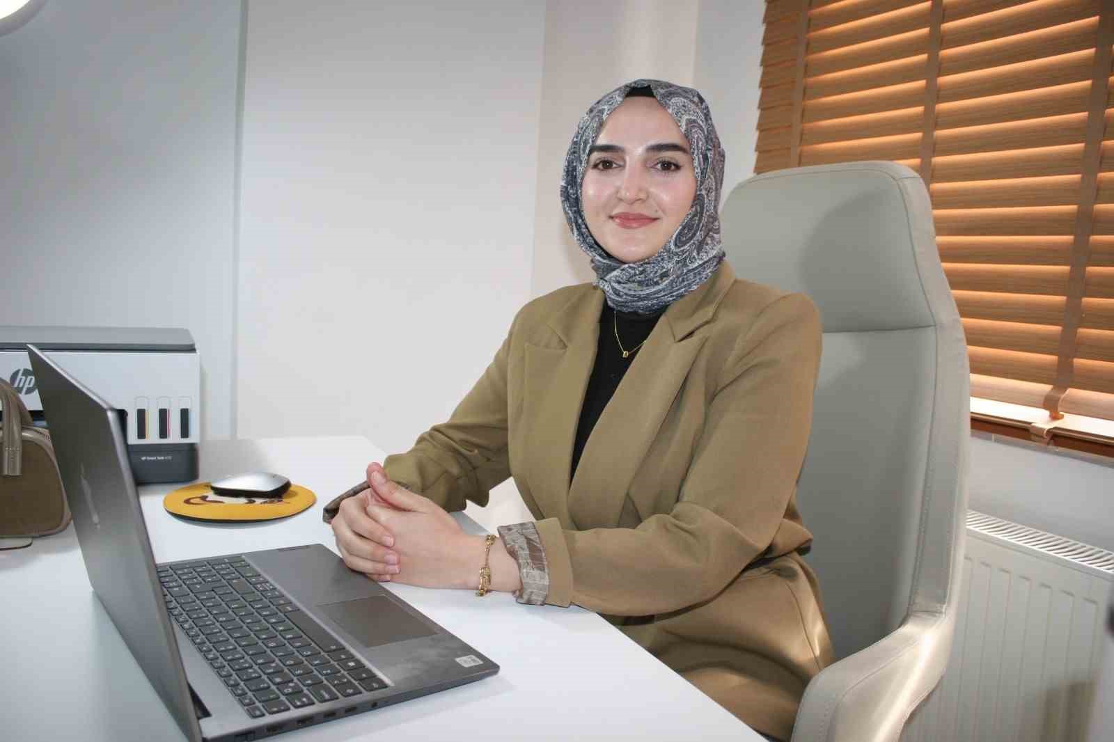 Hızlı Konuşanlar Dikkat 4803