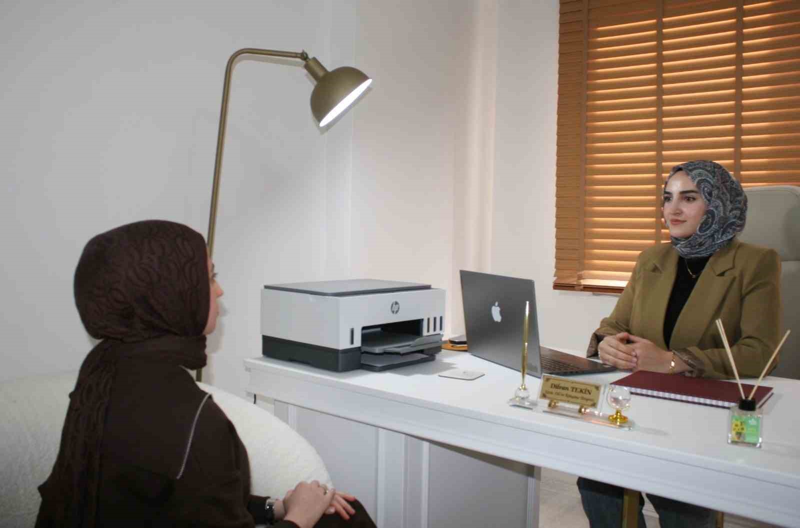 Hızlı Konuşanlar Dikkat 4804