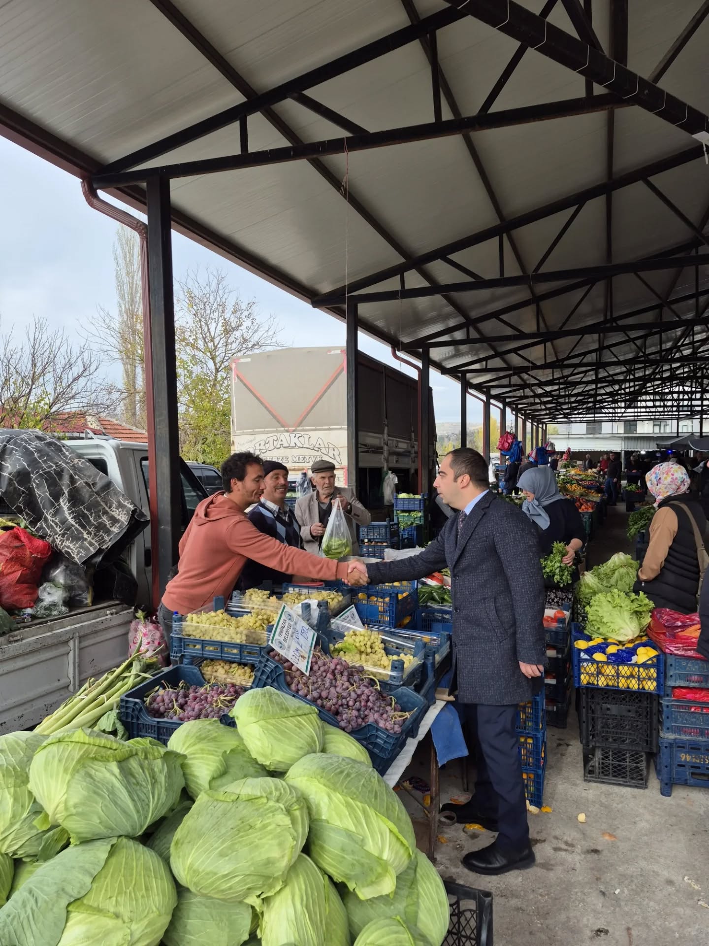 Kaymakam Uçar’dan Pazarda Sıcak Buluşma 6071