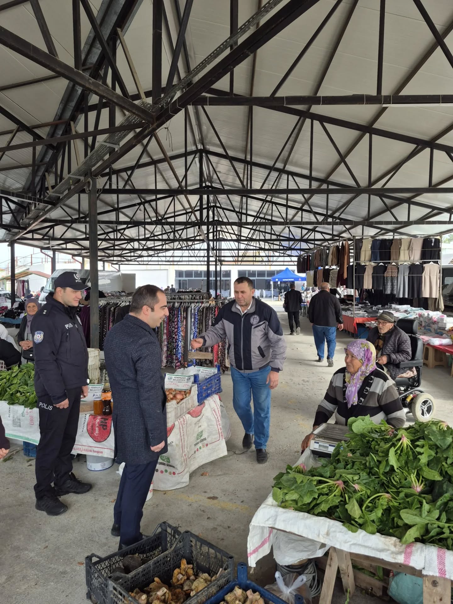 Kaymakam Uçar’dan Pazarda Sıcak Buluşma 6072