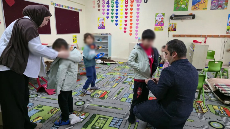 M I N I K Y U R E K L E R I I S I T A N D E S T E K 6271