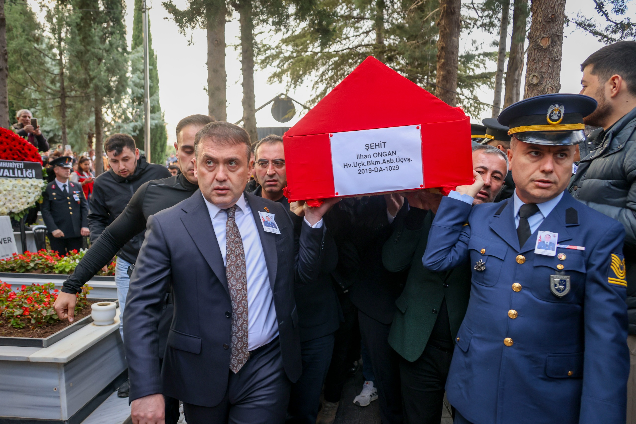 V A L I S O Z E R D E V L E T I N V A K U R D U R U S U N U G O S T E R D I 5669