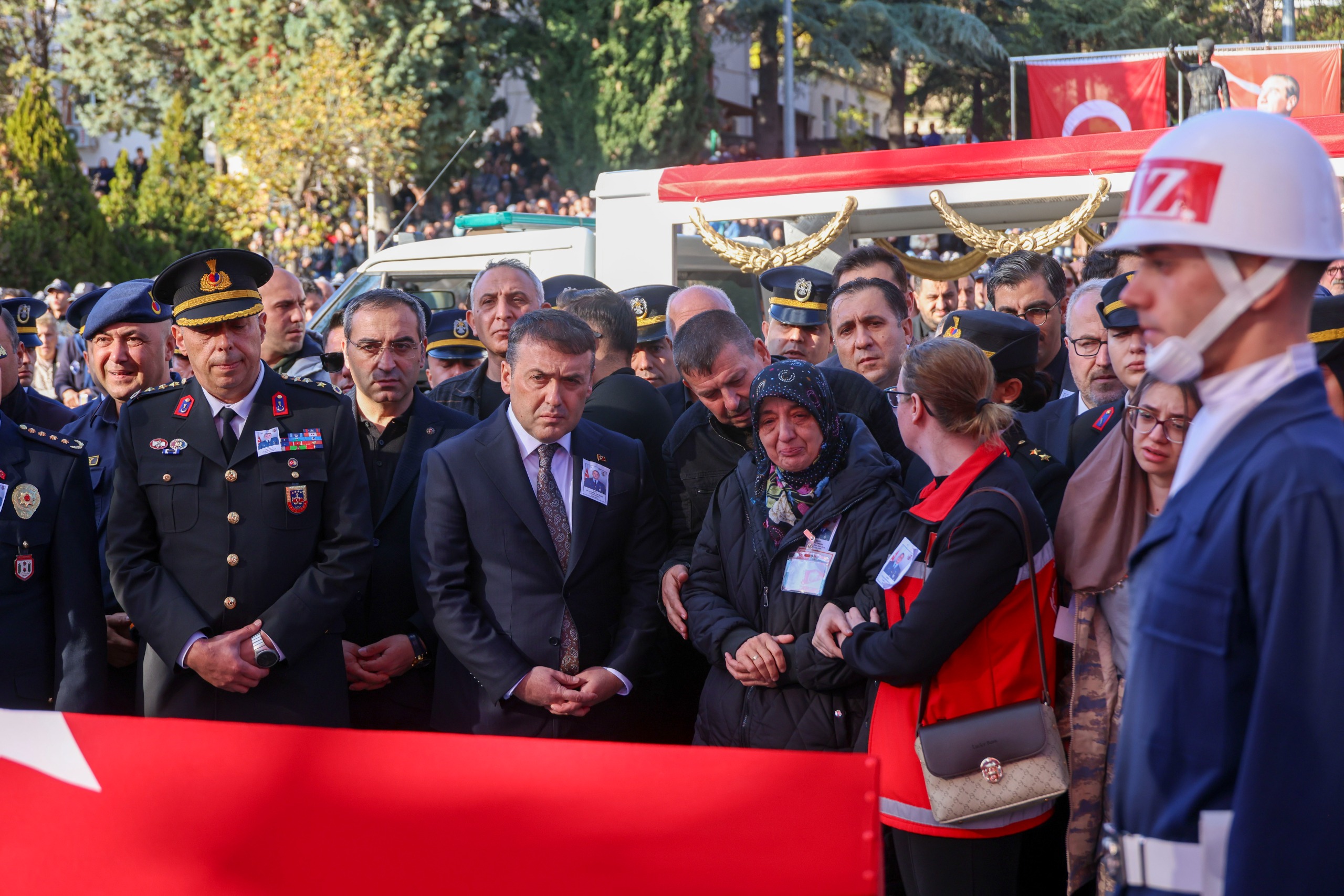 V A L I S O Z E R D E V L E T I N V A K U R D U R U S U N U G O S T E R D I 5672