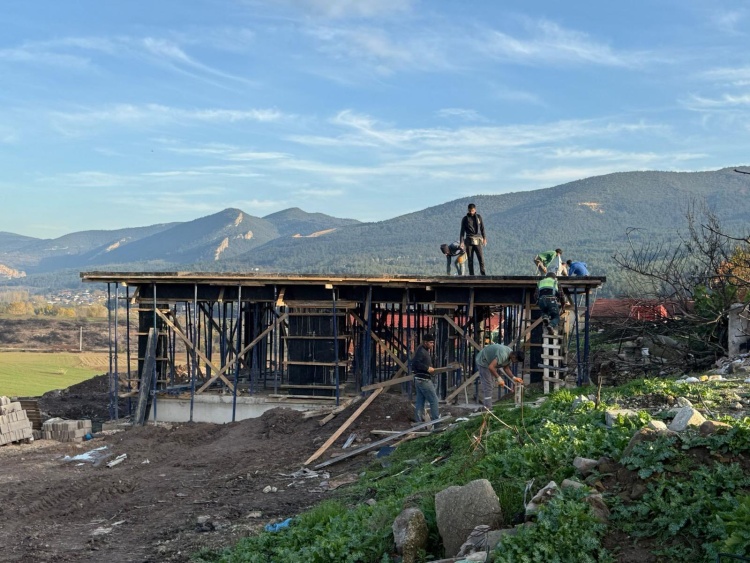 Y A N G I N K O N U T L A R I H I Z L A Y U K S E L I Y O R 6330