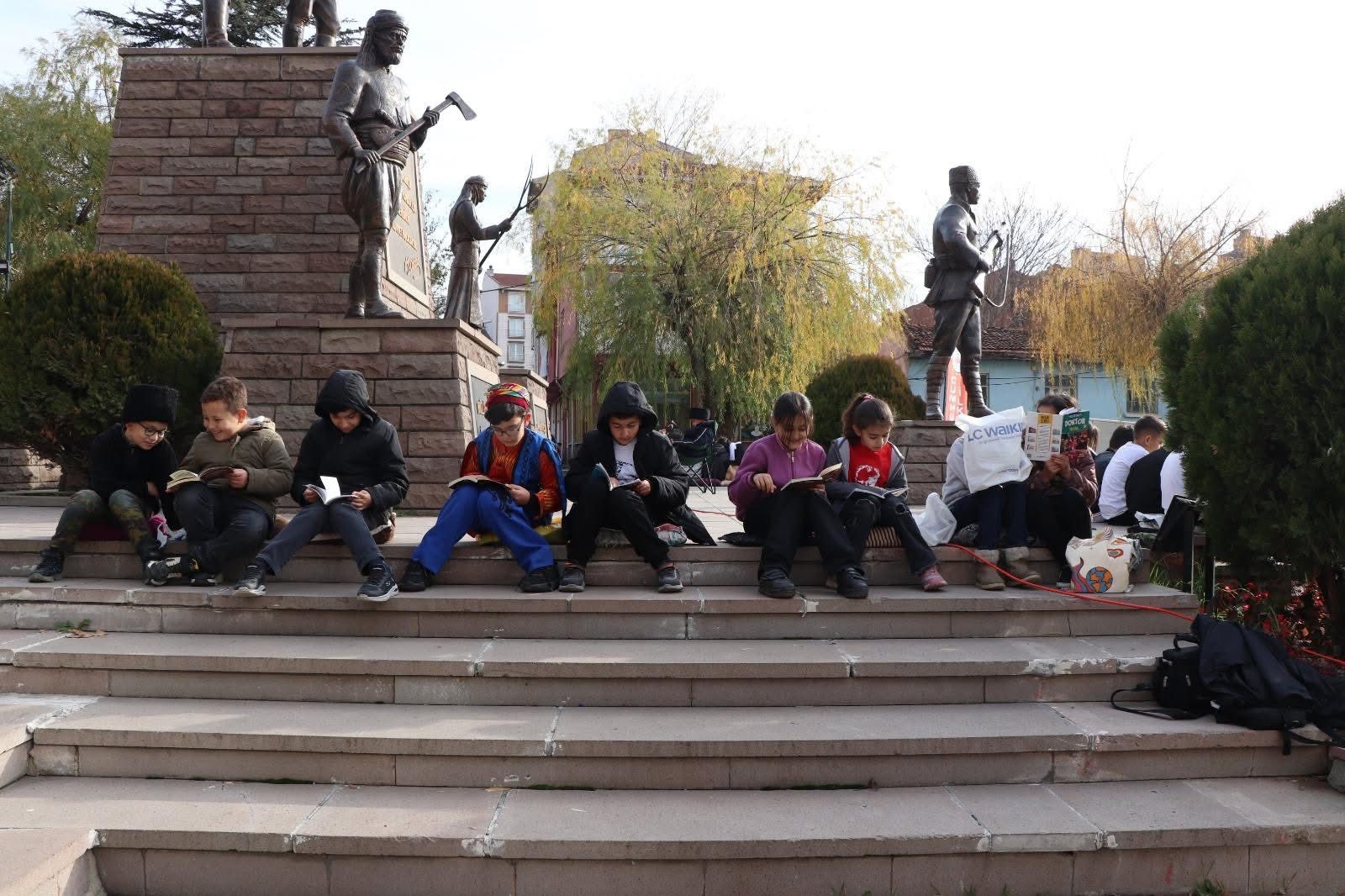 15 Daki̇kalik Ki̇tap Molasi 6794