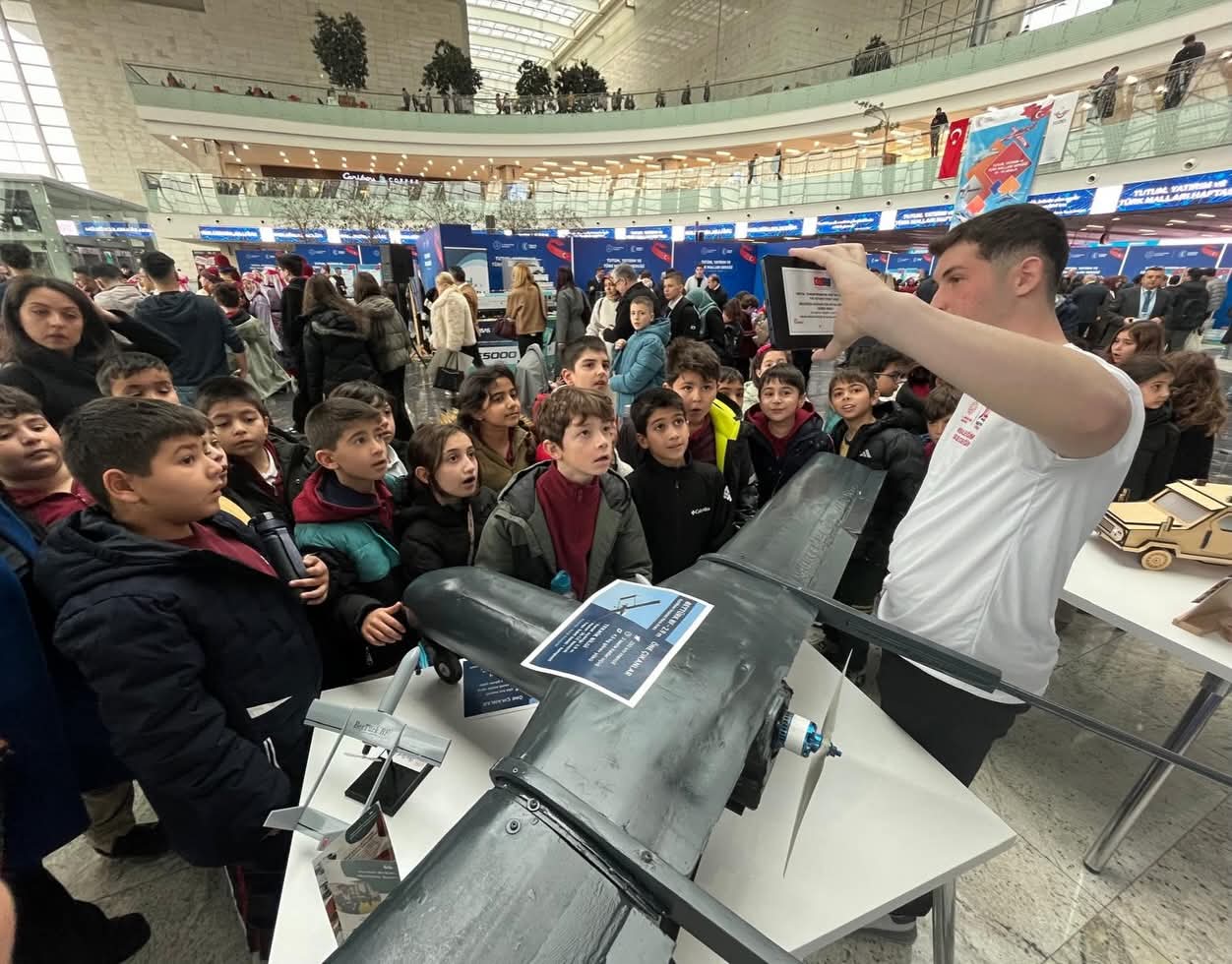 Alfa Kurt Kamikaze İha Sahneye Çıktı 7487 (1)