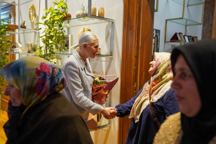 B A S K A N S U B A S I 039 039 T O P R A G I N G U C U B E L E D I Y E M I Z D E B U L U S T U 039 039 7959