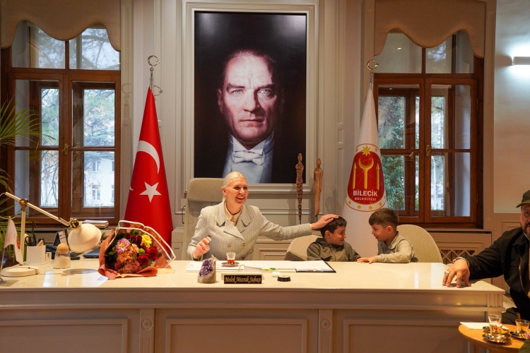 B A S K A N S U B A S I 039 039 T O P R A G I N G U C U B E L E D I Y E M I Z D E B U L U S T U 039 039 7961