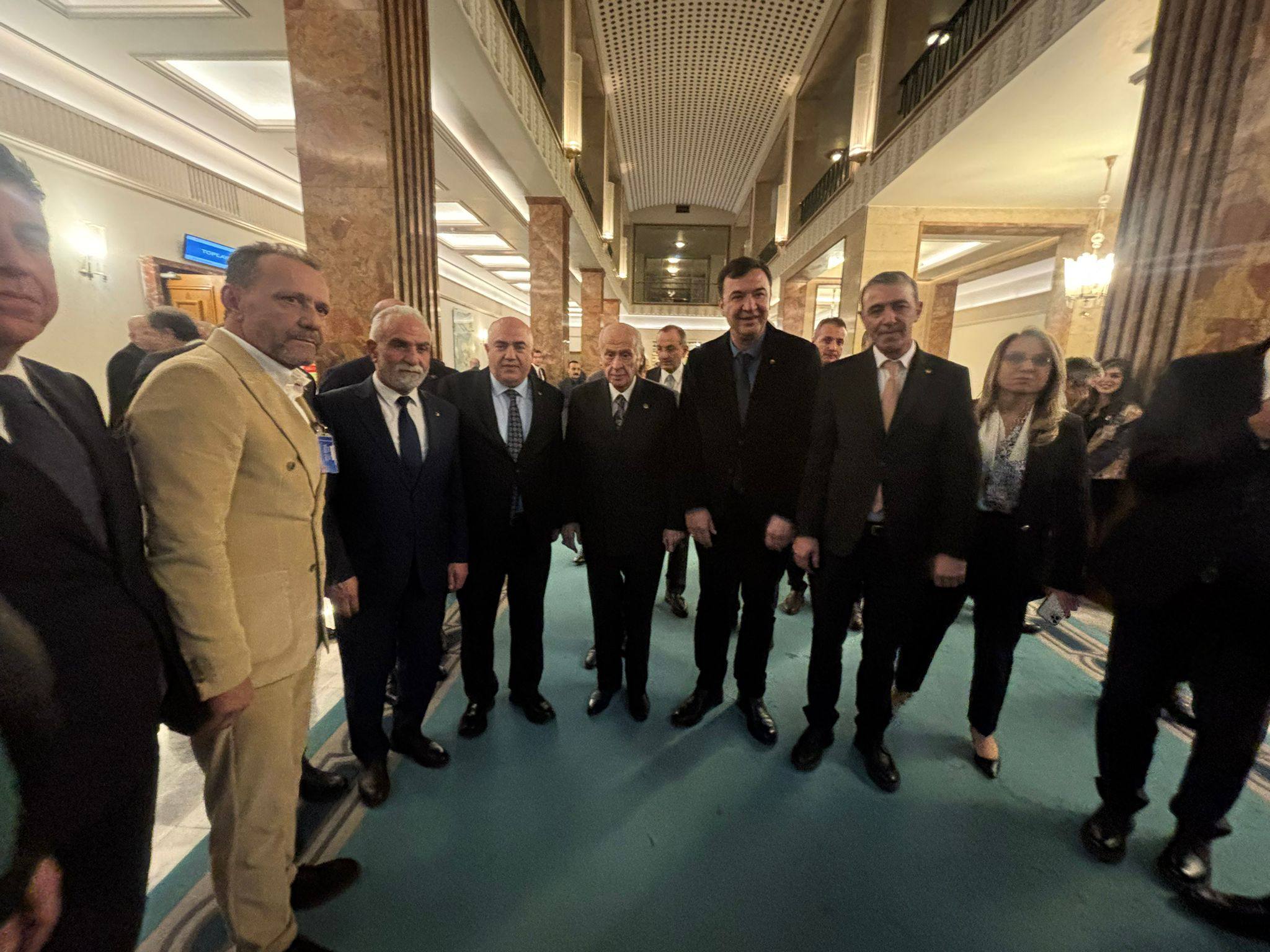 Bahçeli̇den Bi̇leci̇ke Selam 7850