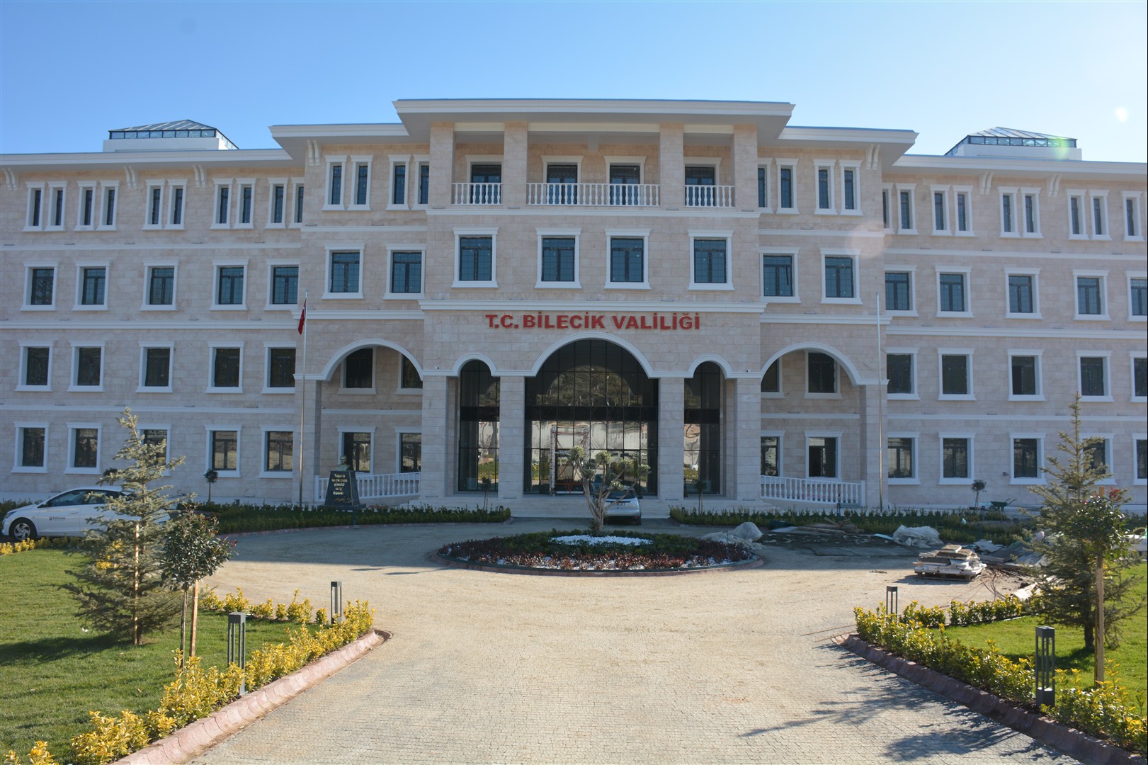 Bi̇leci̇k’i̇n Yeni̇ İdari̇ Si̇mgesi̇ Yükseli̇yor 7688