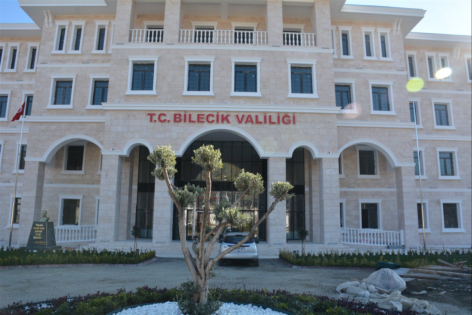 Bi̇leci̇k’i̇n Yeni̇ İdari̇ Si̇mgesi̇ Yükseli̇yor 7689