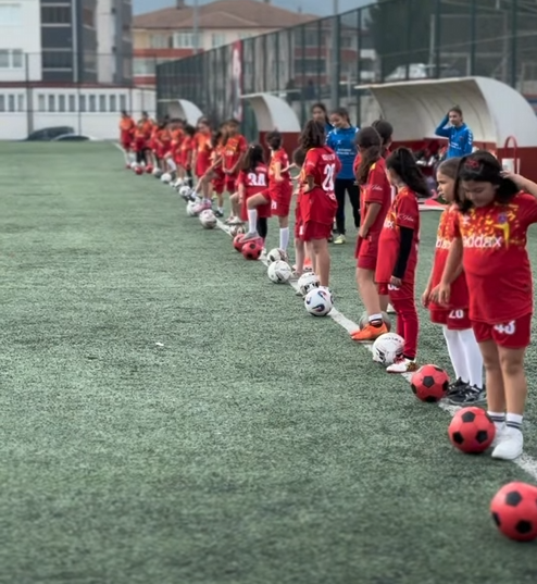 Bilecik’te Kız Futboluna Güçlü Adım 7759 (1)