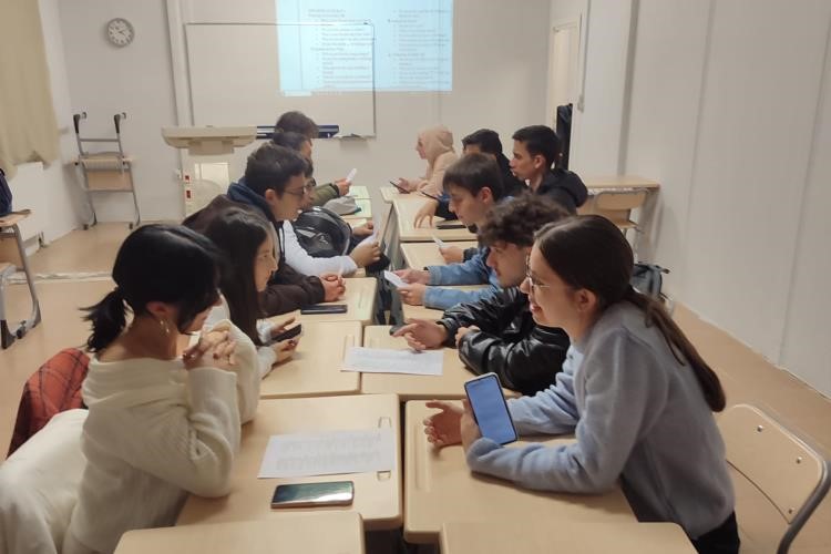 Bşeü’de İngilizce Pratik Etkinliği 7076