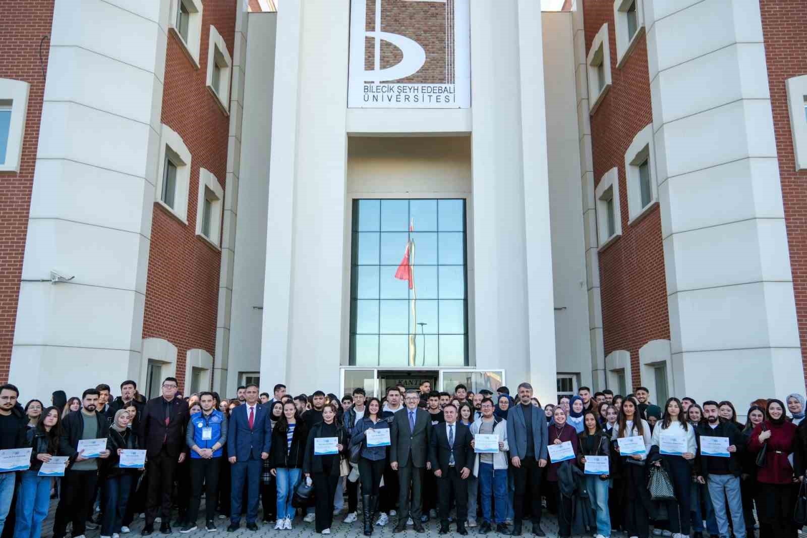 Bşeü’de Üni̇des Sertifika Töreni 7631