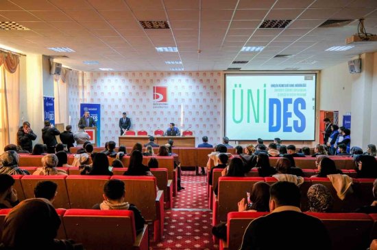 Bşeü’de Üni̇des Sertifika Töreni 7632